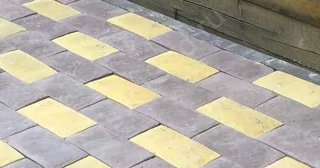 Укладка тротуарной плитки вокруг дома в Долгопрудном - цены от 812 руб.