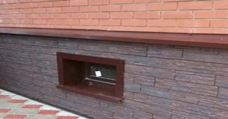Облицовка цоколя панелями под камень в Долгопрудном в октябре